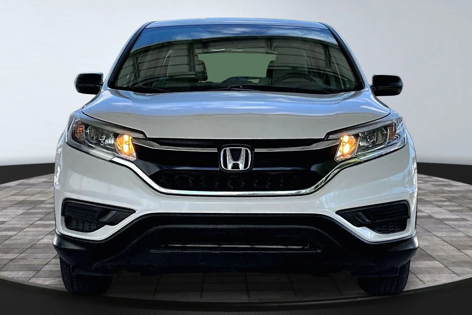 Used 2016 Honda CR-V LX image 2