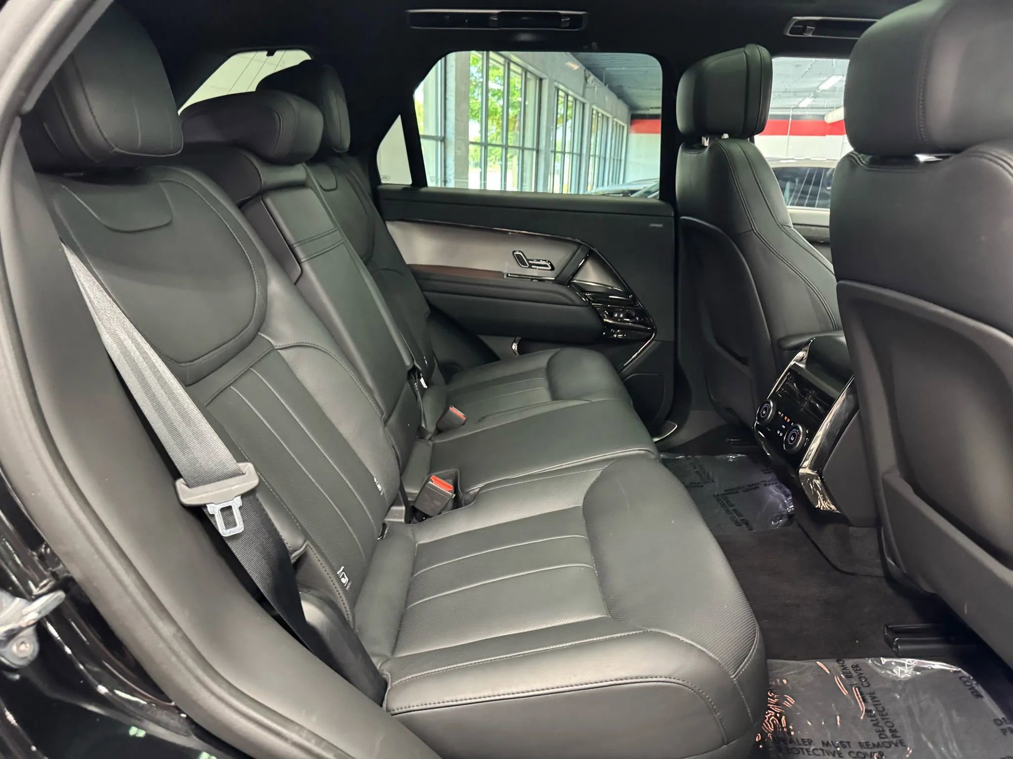 Used 2024 Land Rover Range Rover Sport SE image 23