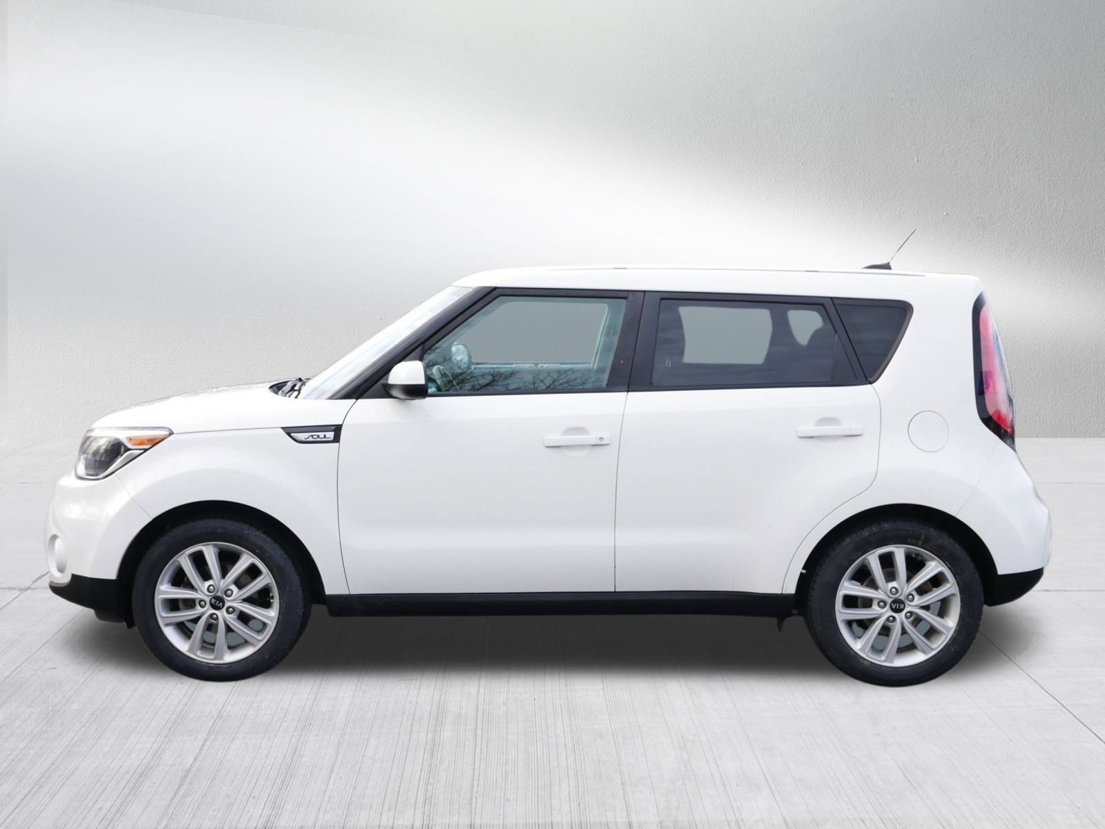 Used 2018 Kia Soul + image 4