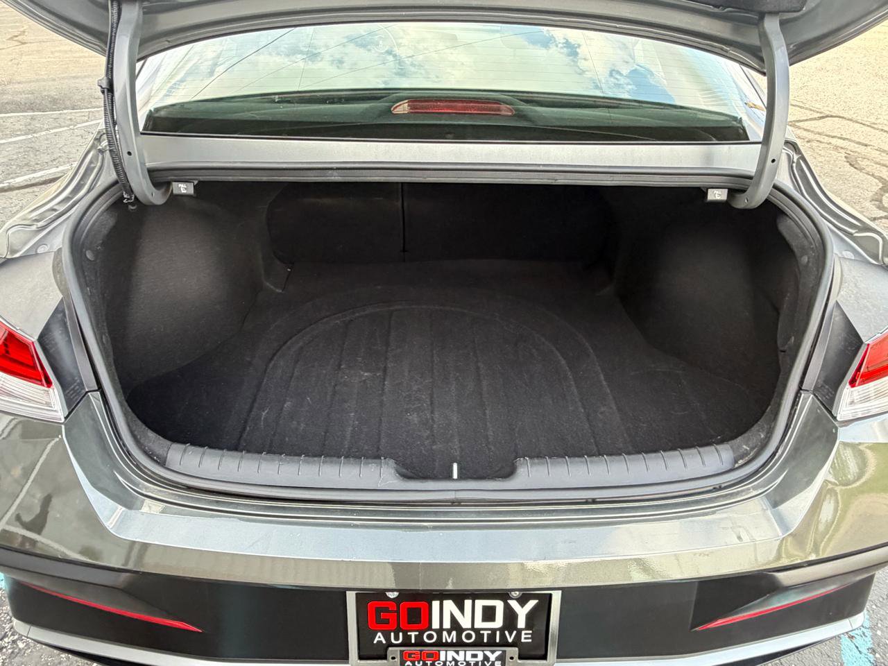 Used 2025 Hyundai Elantra SEL image 23