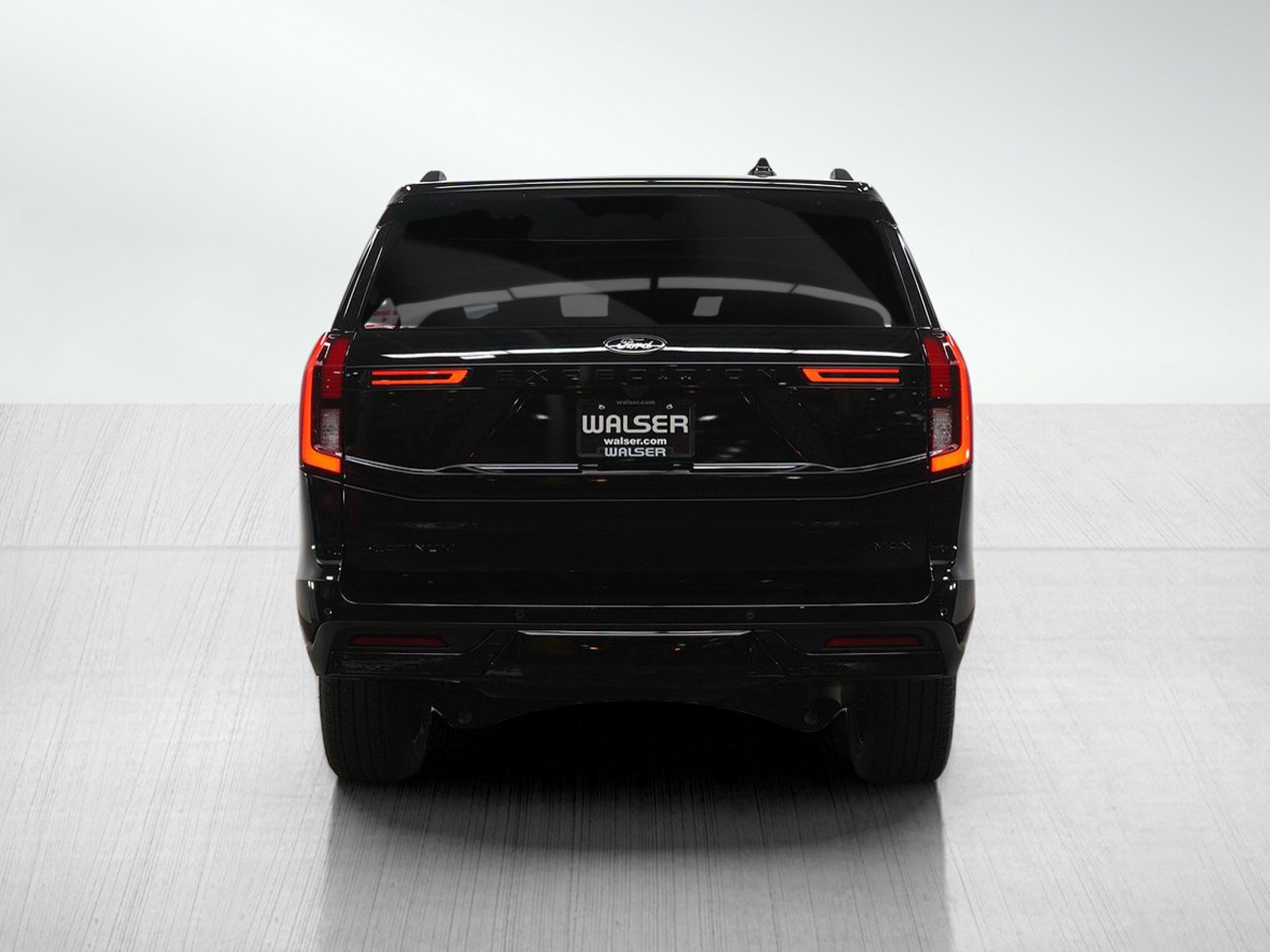 Used 2025 Ford Expedition Max Platinum w/ Stealth Performance Package AWD/4WD image 4