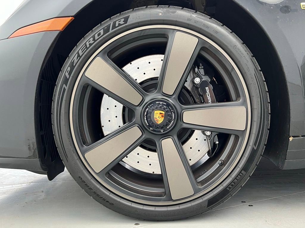 Used 2026 Porsche 911 Carrera GTS image 35