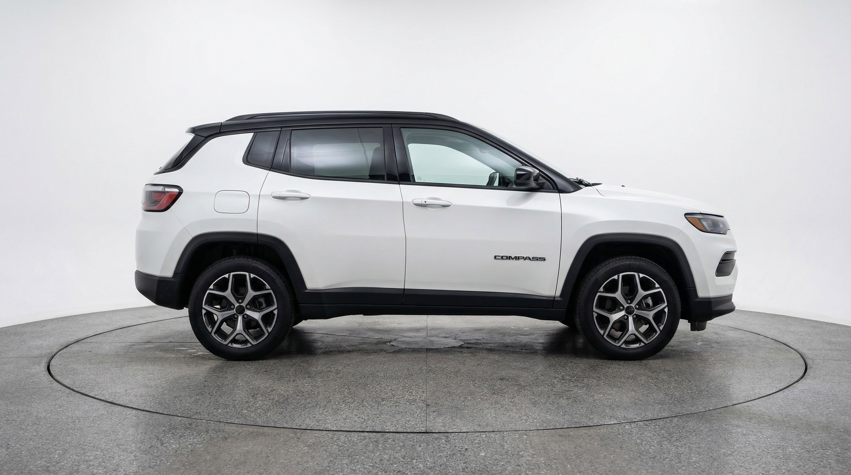 Used 2025 Jeep Compass Limited AWD/4WD image 11