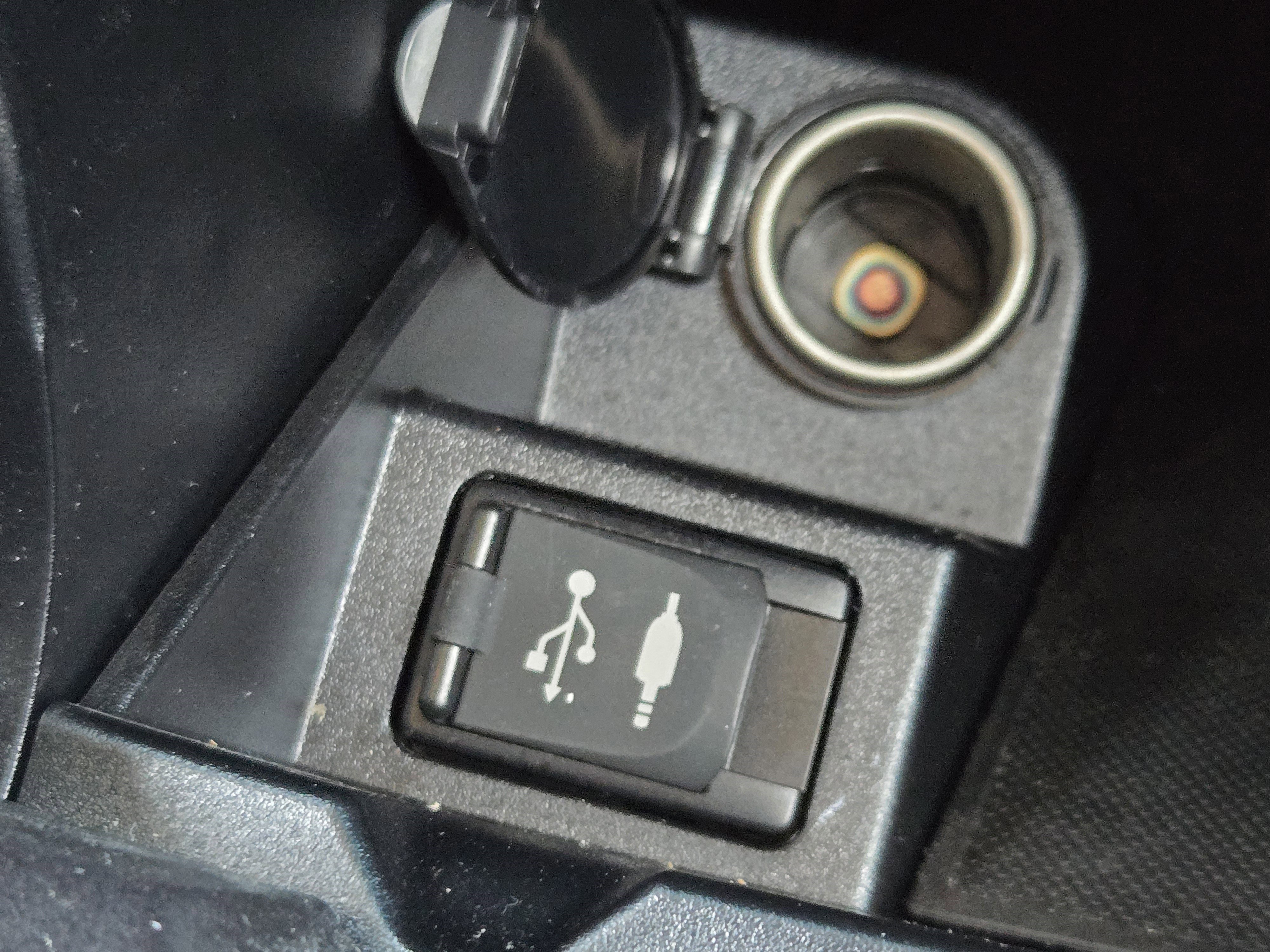 Used 2017 Toyota Camry SE image 14