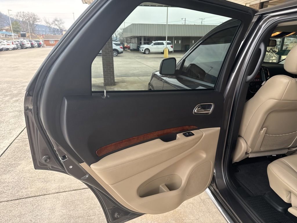 Used 2016 Dodge Durango Limited w/ Premium Group image 16