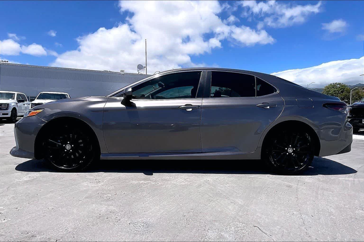 Used 2022 Toyota Camry LE FWD image 3