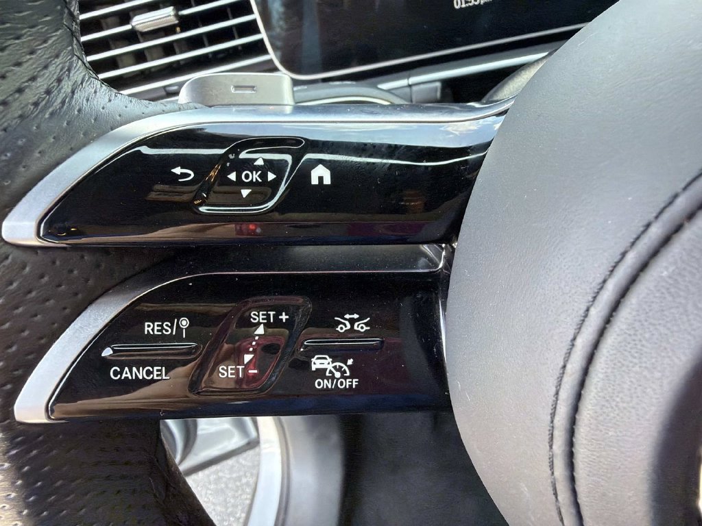 Used 2025 Mercedes-Benz GLS 450 4MATIC image 59