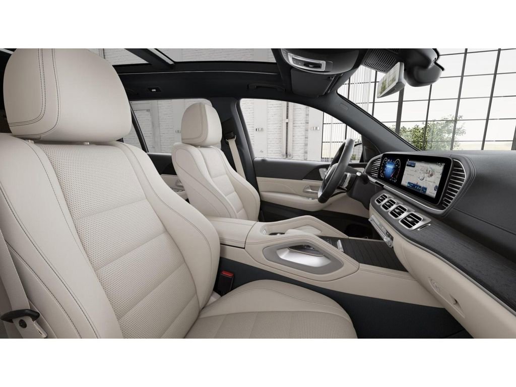 Certified 2025 Mercedes-Benz GLS 450 4MATIC image 4