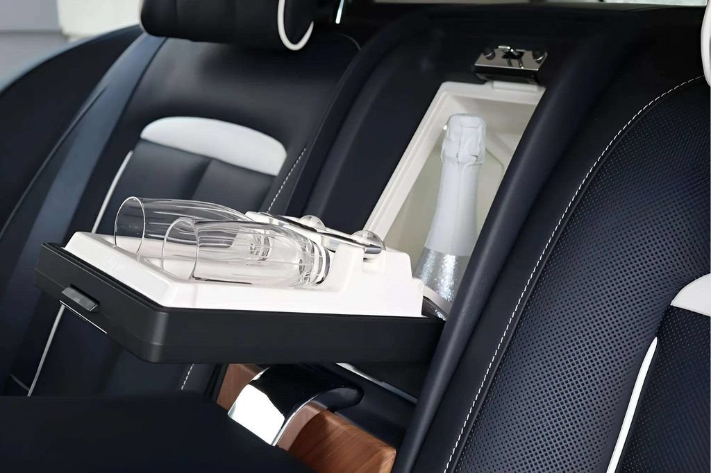 Certified 2026 Rolls-Royce Cullinan AWD/4WD image 11