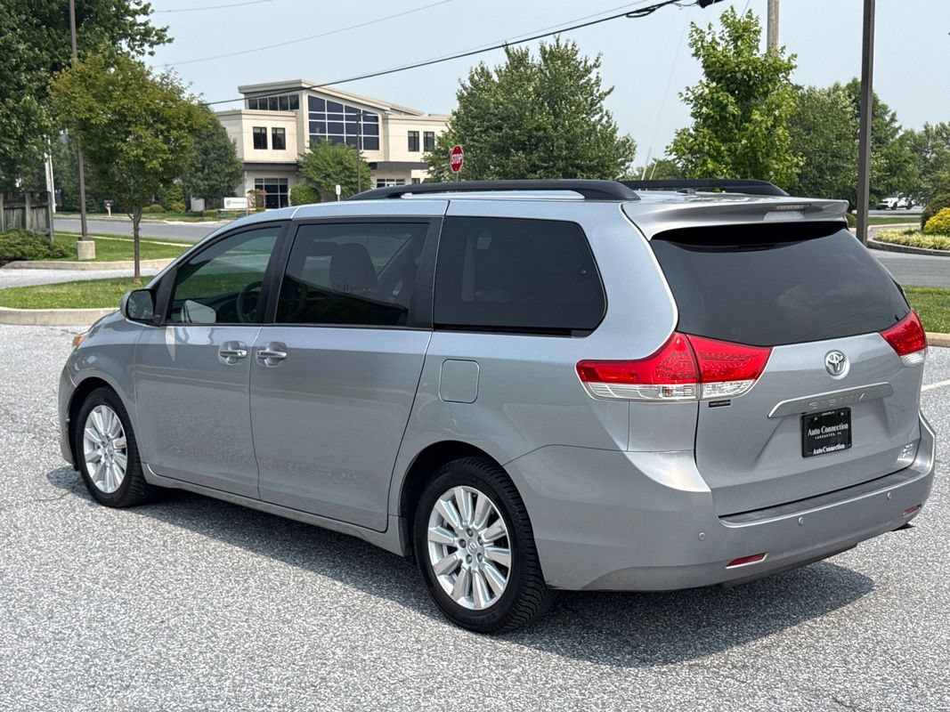 Used 2014 Toyota Sienna XLE AWD/4WD image 5