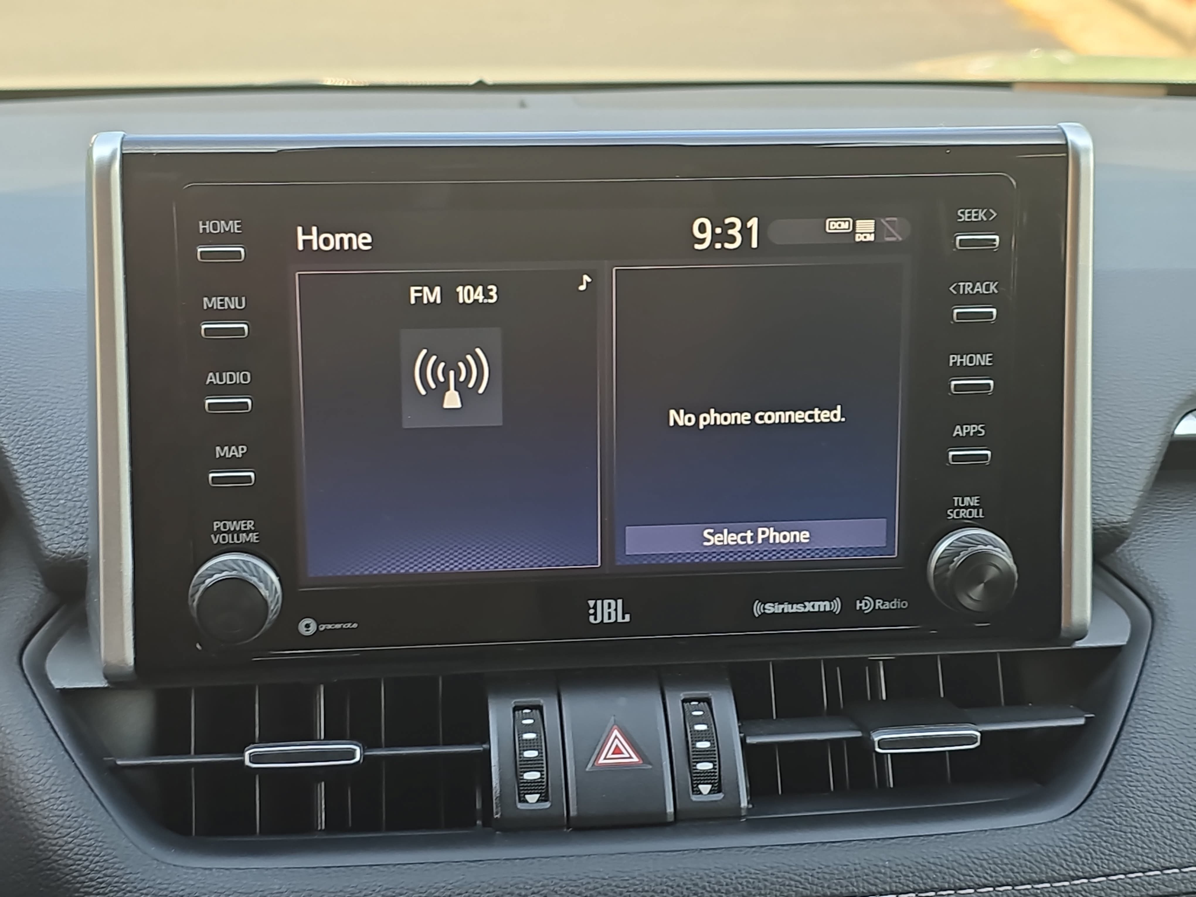 Used 2020 Toyota RAV4 XLE Premium AWD/4WD image 21