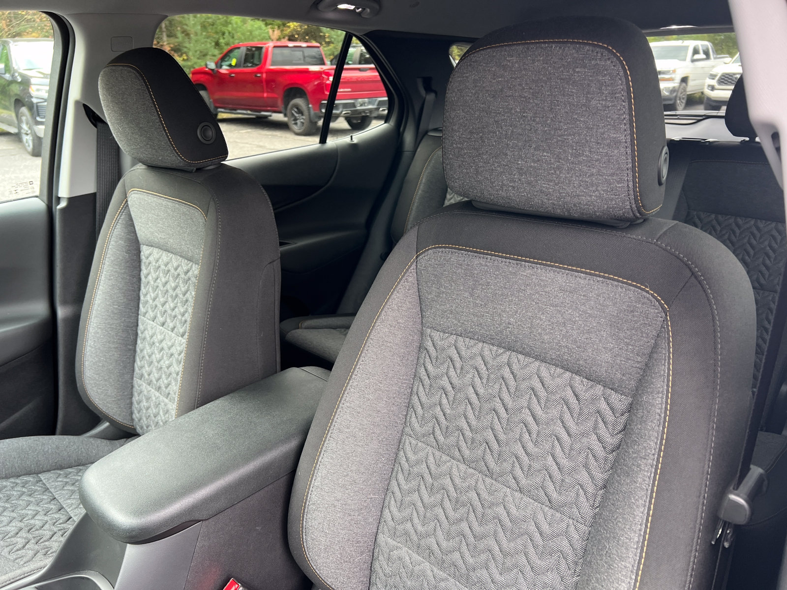 Used 2024 Chevrolet Equinox LT FWD image 11