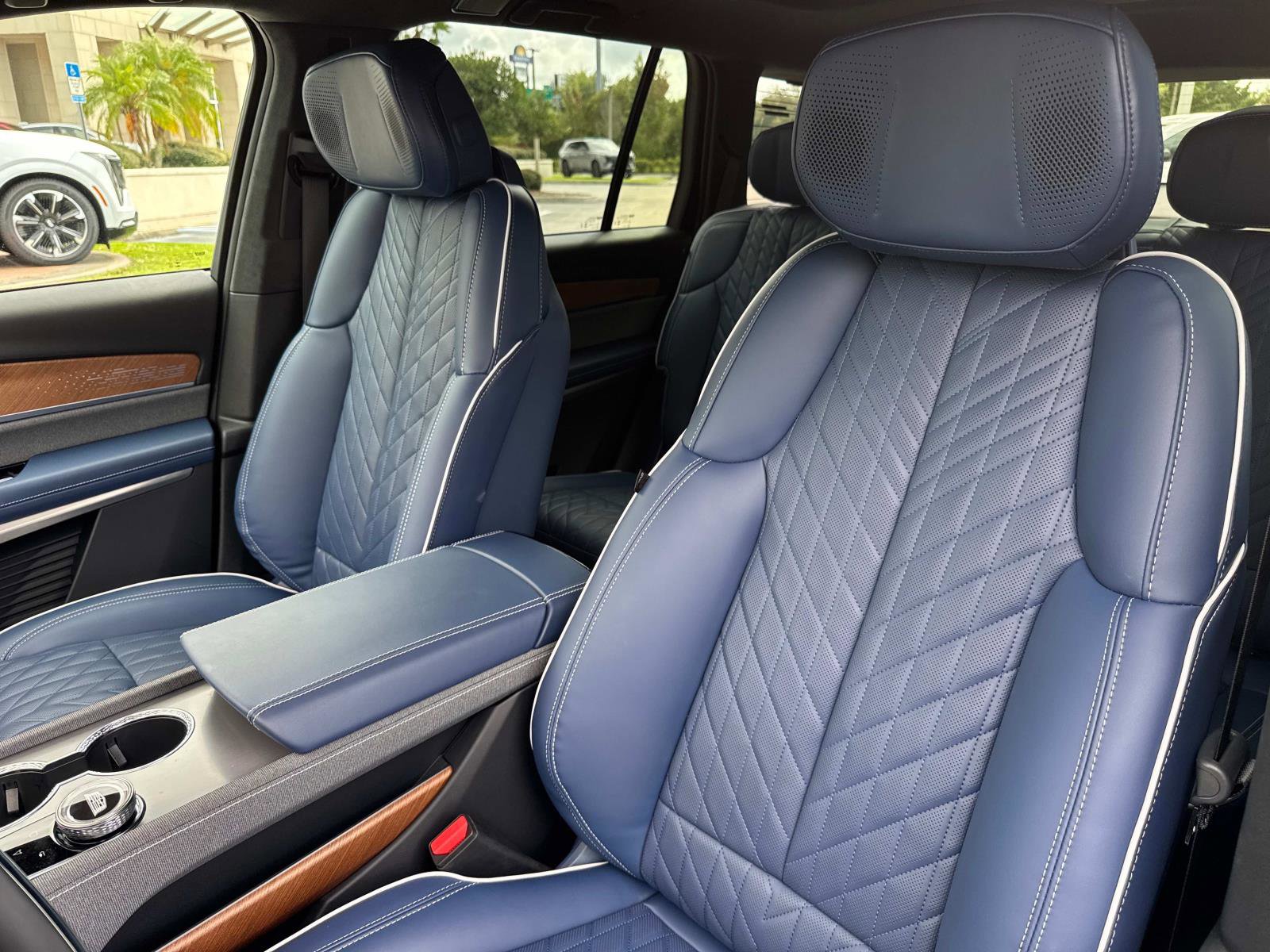 New 2026 Cadillac Vistiq Premium Luxury image 21