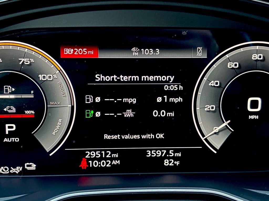 Used 2021 Audi Q5 e Premium AWD/4WD image 25