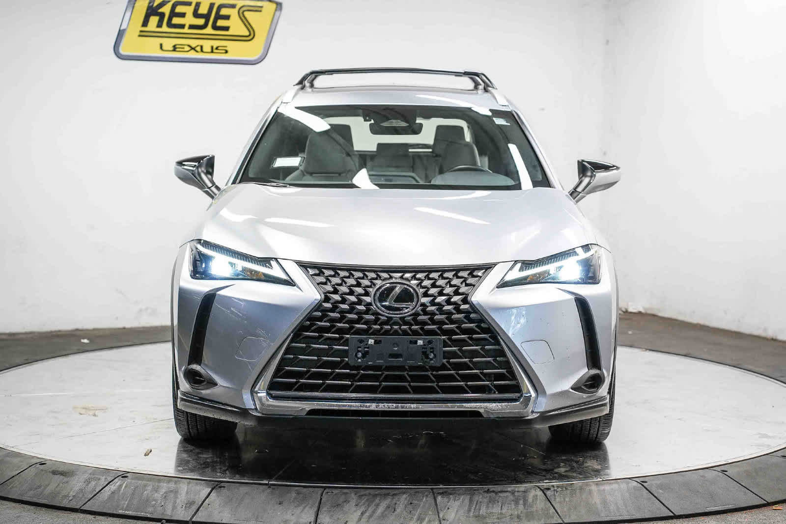 Used 2025 Lexus UX 300h FWD w/ Accessory Package (Z2) image 9