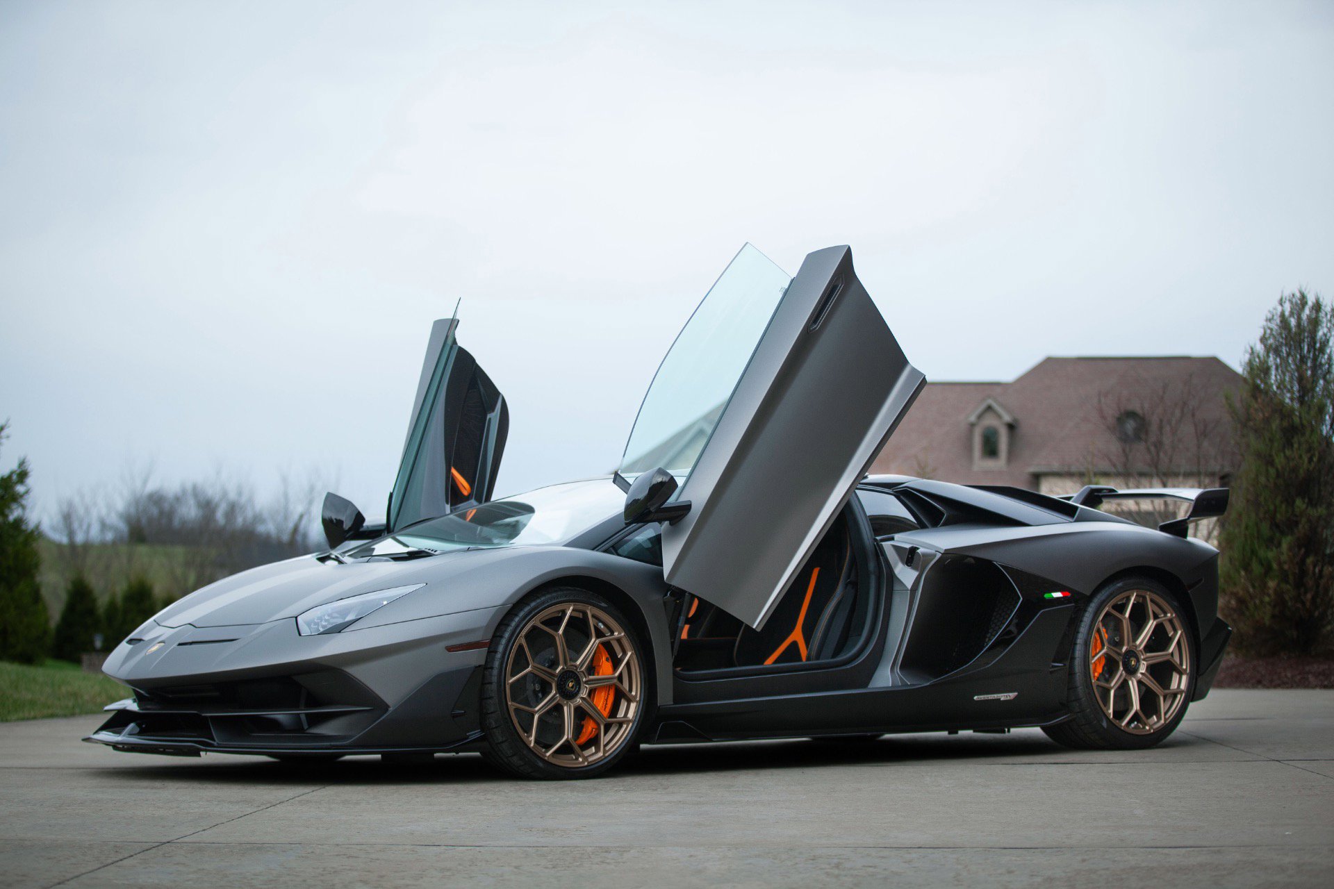 Used 2021 Lamborghini Aventador SVJ image 2