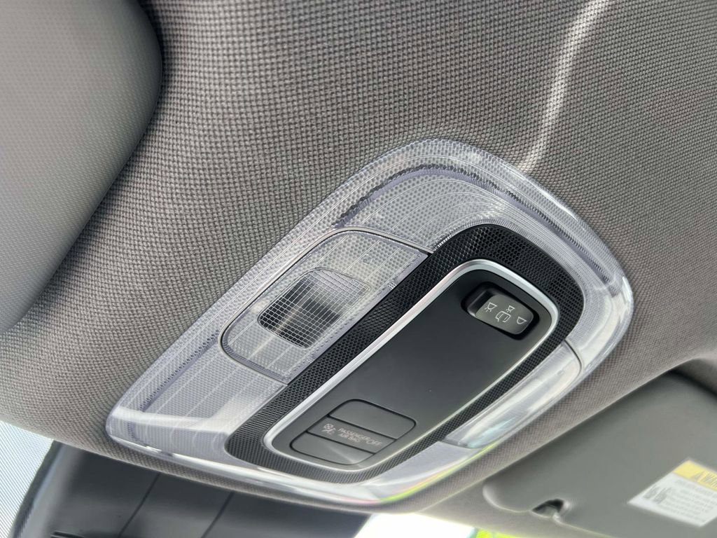 Certified 2025 Hyundai Elantra Hybrid FWD image 32