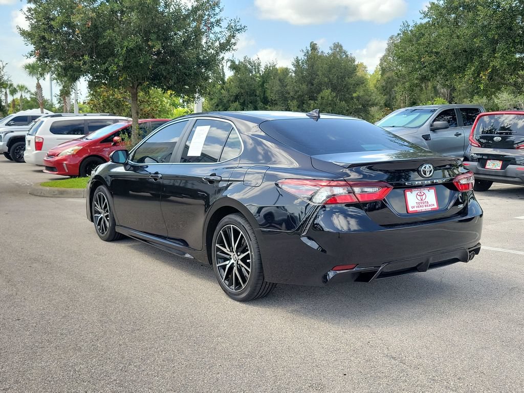Used 2021 Toyota Camry SE FWD image 6