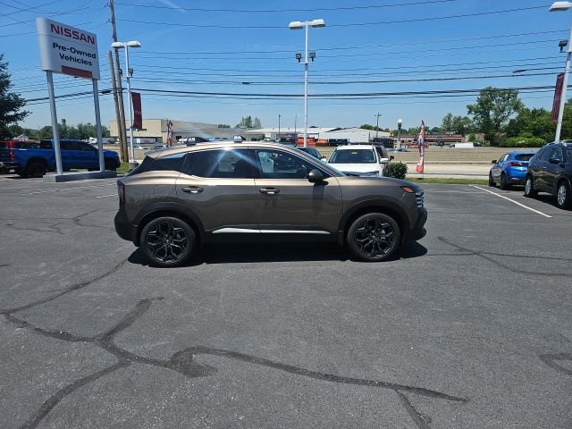 Certified 2025 Nissan Kicks SR w/ SR Premium Package AWD/4WD image 8