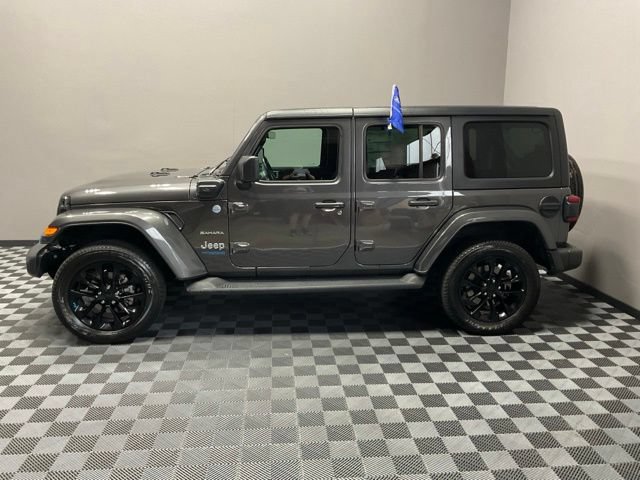 Used 2022 Jeep Wrangler Unlimited Sahara w/ Cold Weather Group AWD/4WD image 6