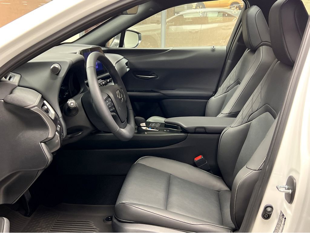 New 2026 Lexus UX 300h AWD image 9