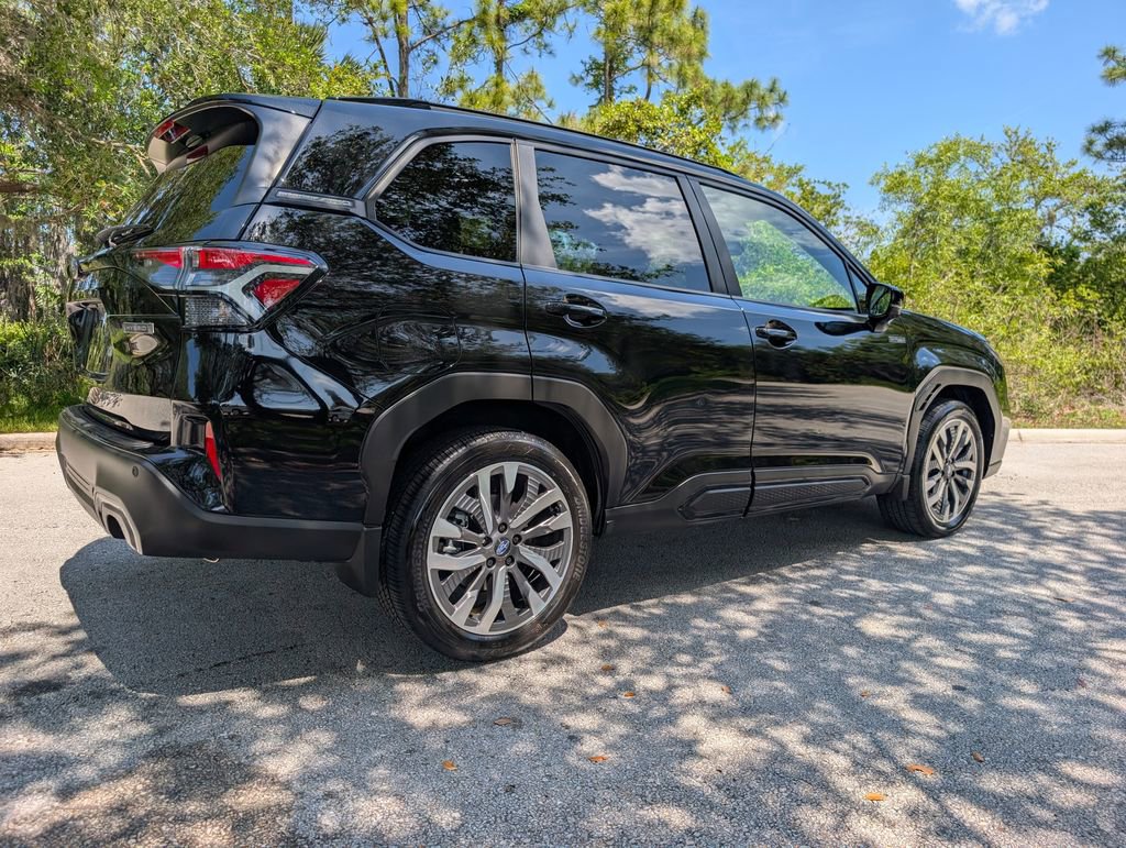 Used 2025 Subaru Forester Touring AWD/4WD image 9