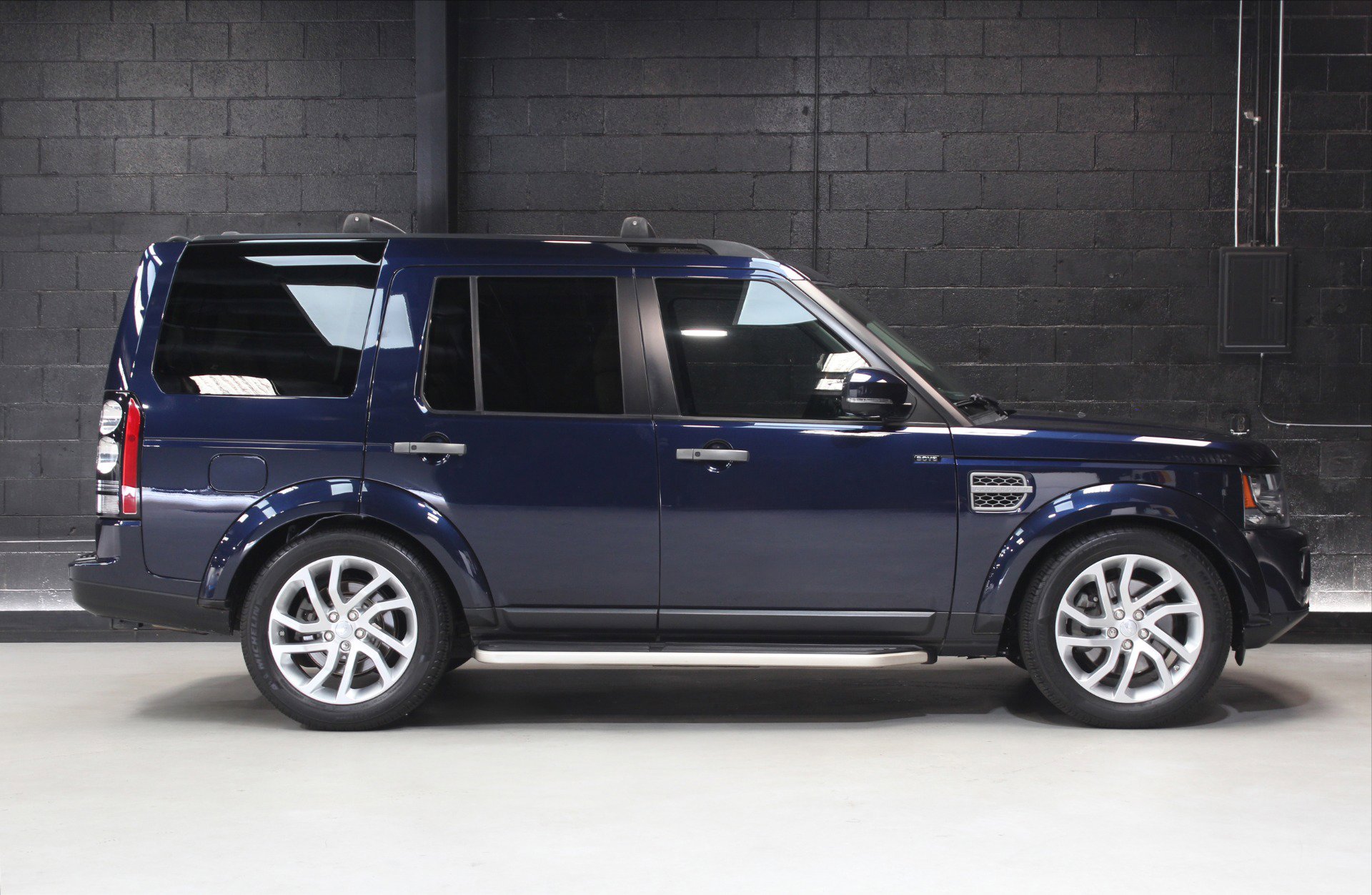Used 2016 Land Rover LR4 HSE AWD/4WD image 19