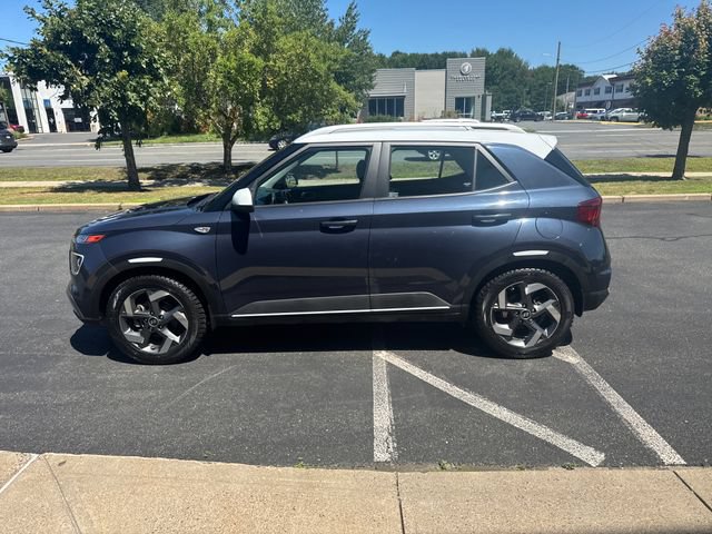 Used 2023 Hyundai Venue Limited FWD image 6