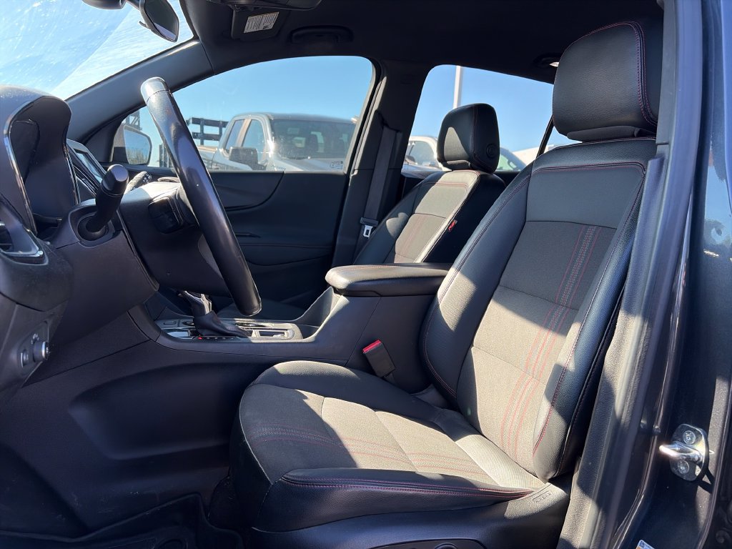 Used 2022 Chevrolet Equinox RS FWD image 15