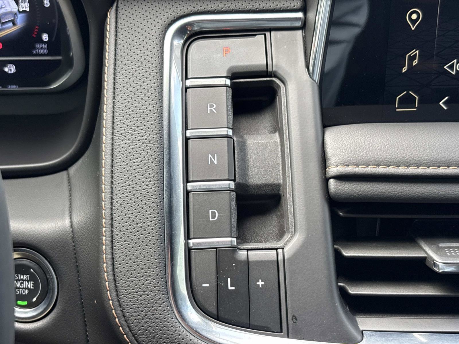 Certified 2024 GMC Yukon AT4 w/ Technology Package AWD/4WD image 22