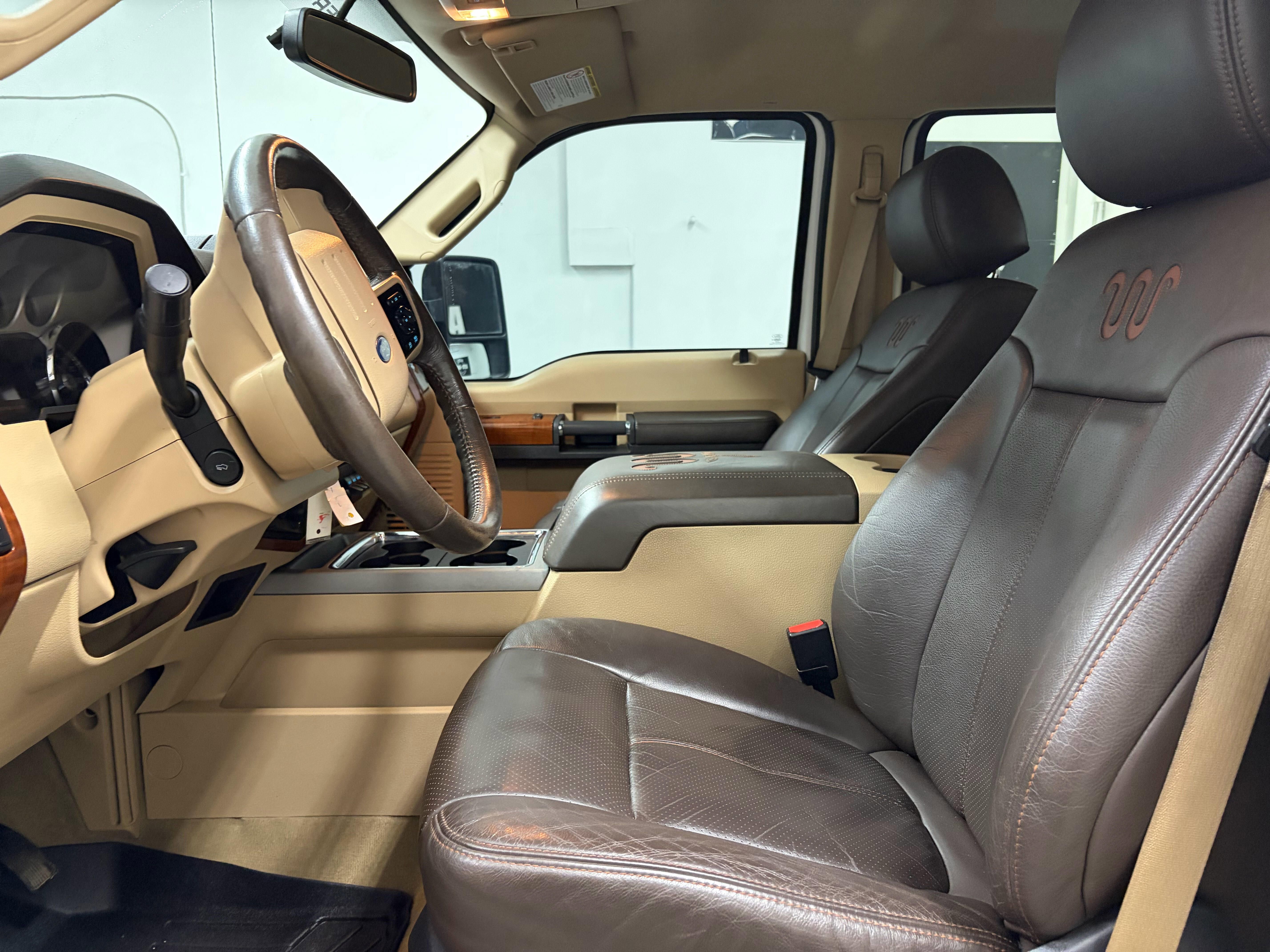 Used 2016 Ford F250 King Ranch w/ King Ranch w/Chrome Package AWD/4WD image 19