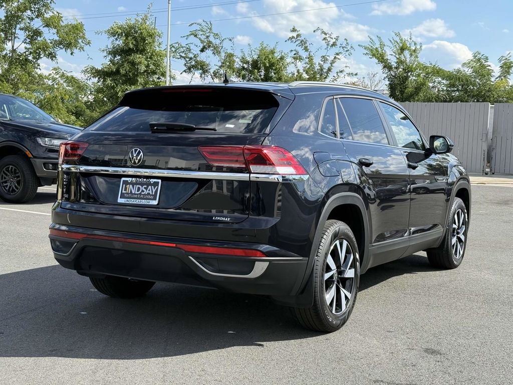 Used 2021 Volkswagen Atlas Cross Sport SE FWD image 3