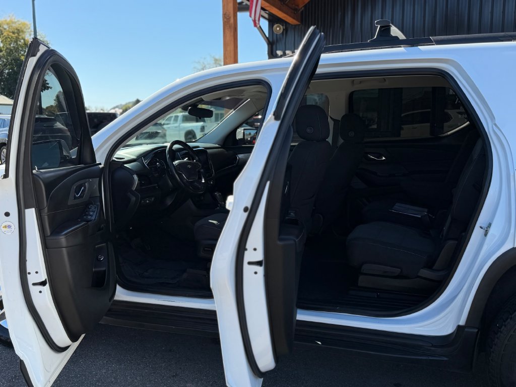Used 2020 Chevrolet Traverse LT w/ LPO, 'HIT The Road' Package AWD/4WD image 7