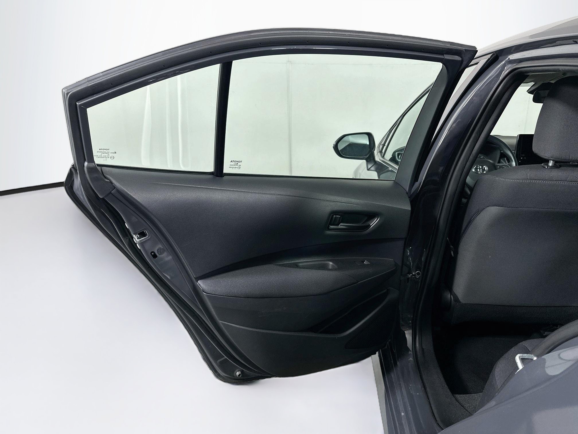 Used 2025 Toyota Corolla LE FWD image 25
