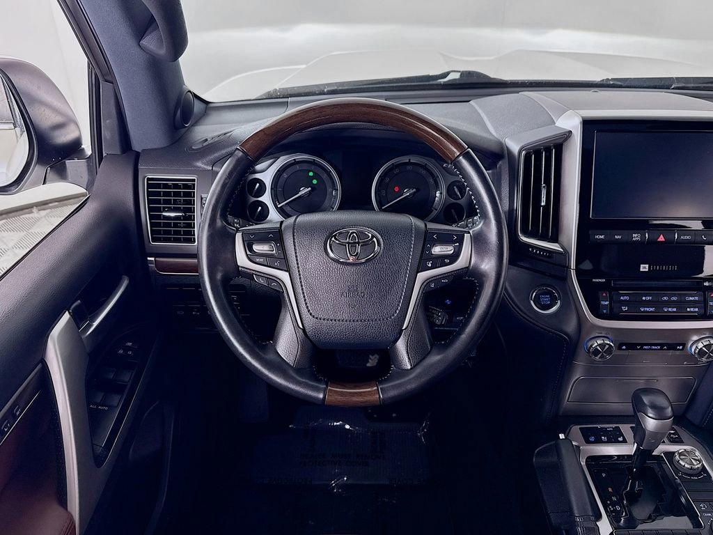 Certified 2020 Toyota Land Cruiser image 22