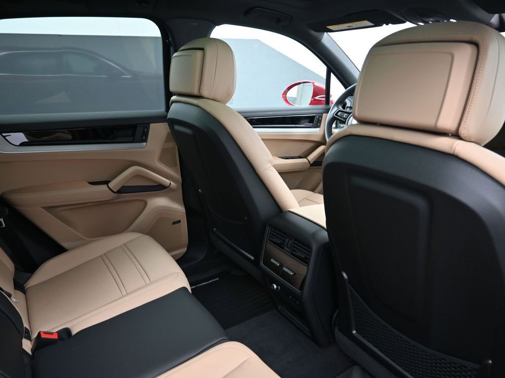 New 2026 Porsche Cayenne image 7