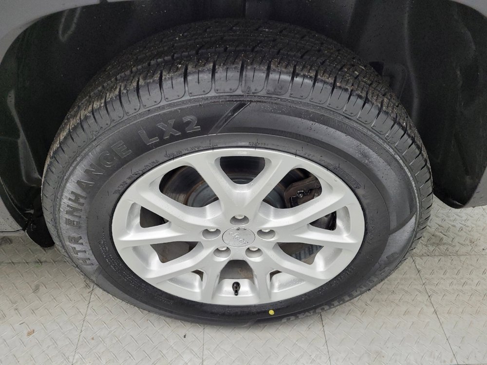 Used 2018 Jeep Cherokee Latitude Plus image 31