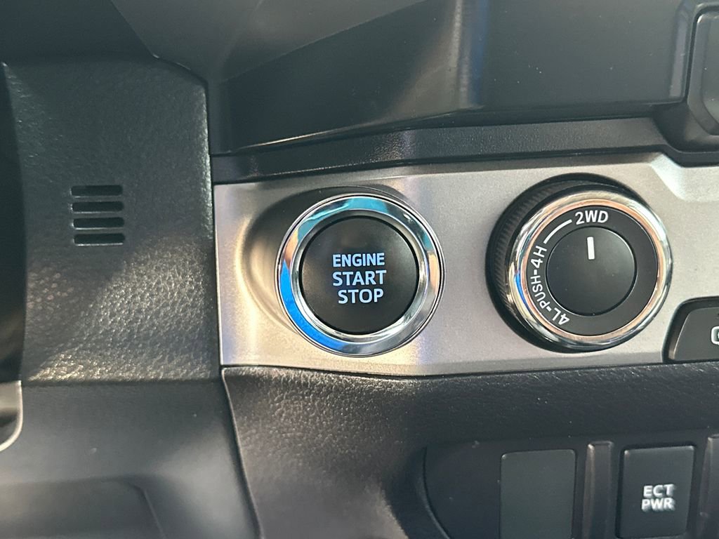Used 2023 Toyota Tacoma SR5 AWD/4WD image 28
