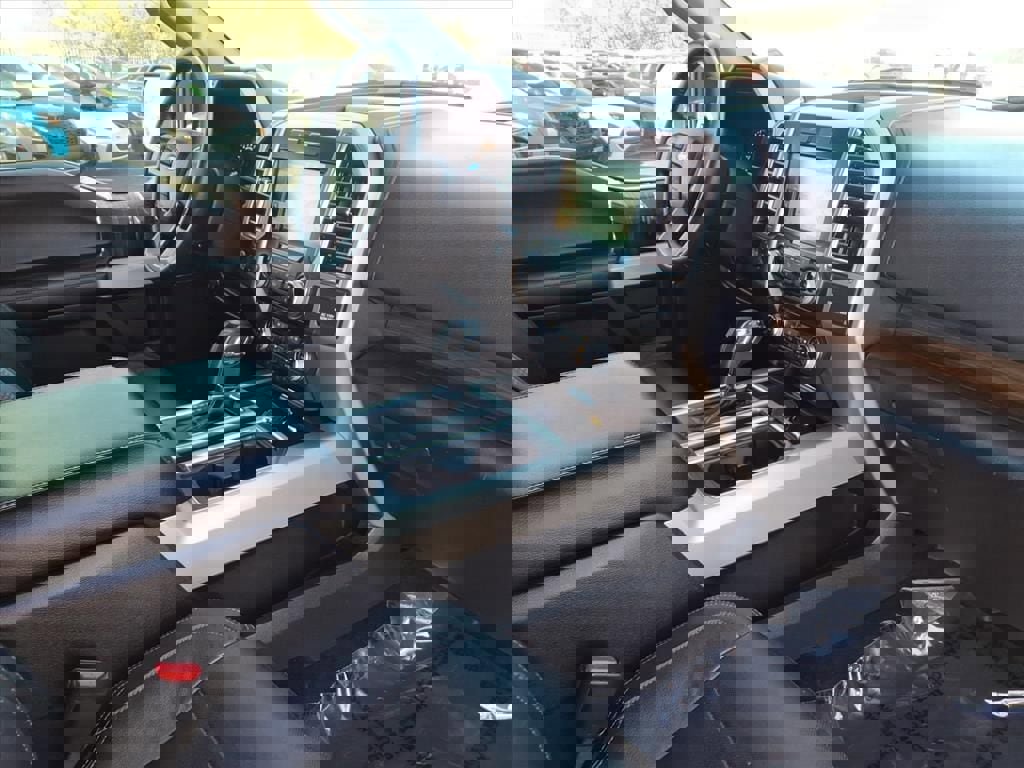 Used 2015 Ford F150 Lariat w/ Equipment Group 502A Luxury image 18