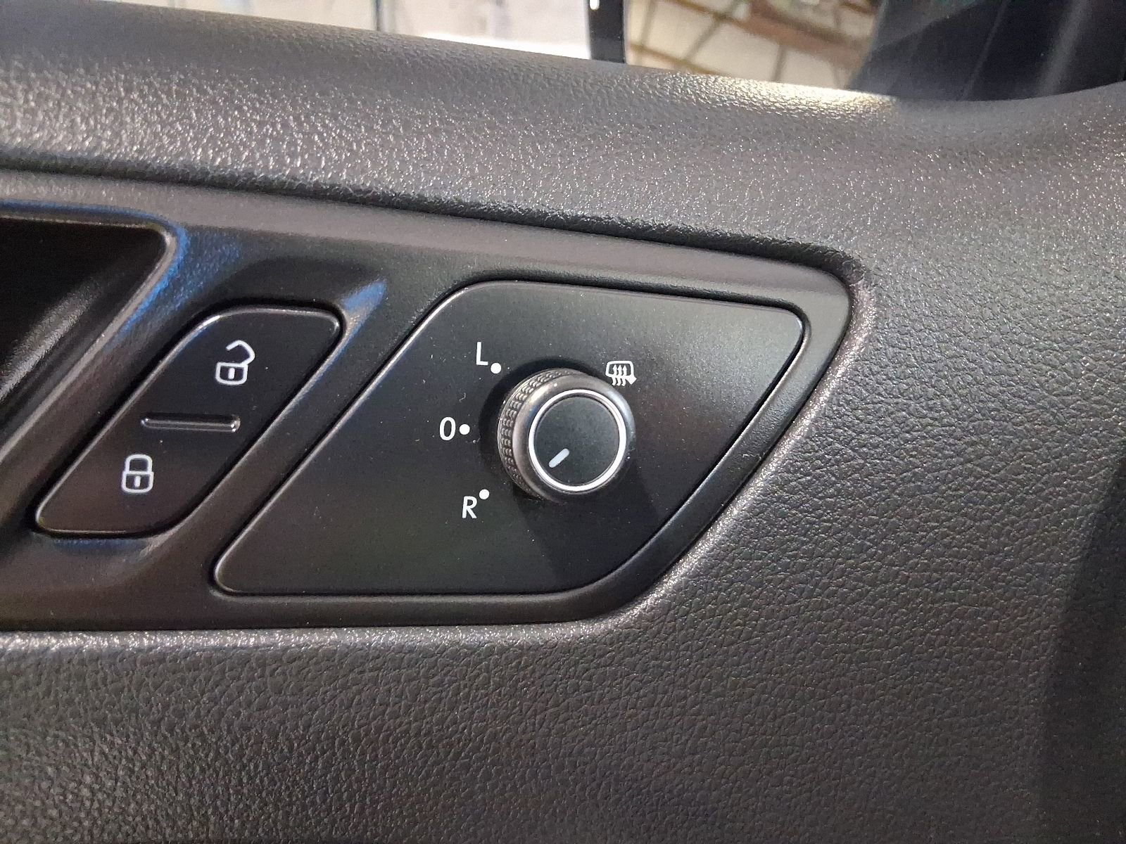 Used 2018 Volkswagen Jetta SEL FWD image 30