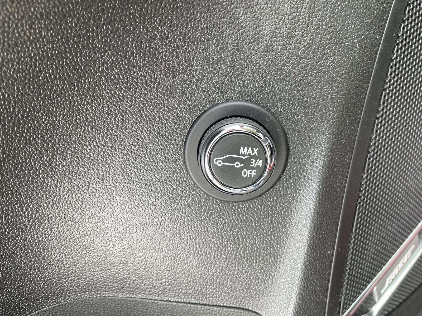 Used 2022 Buick Envision Avenir w/ Safety Package FWD image 11
