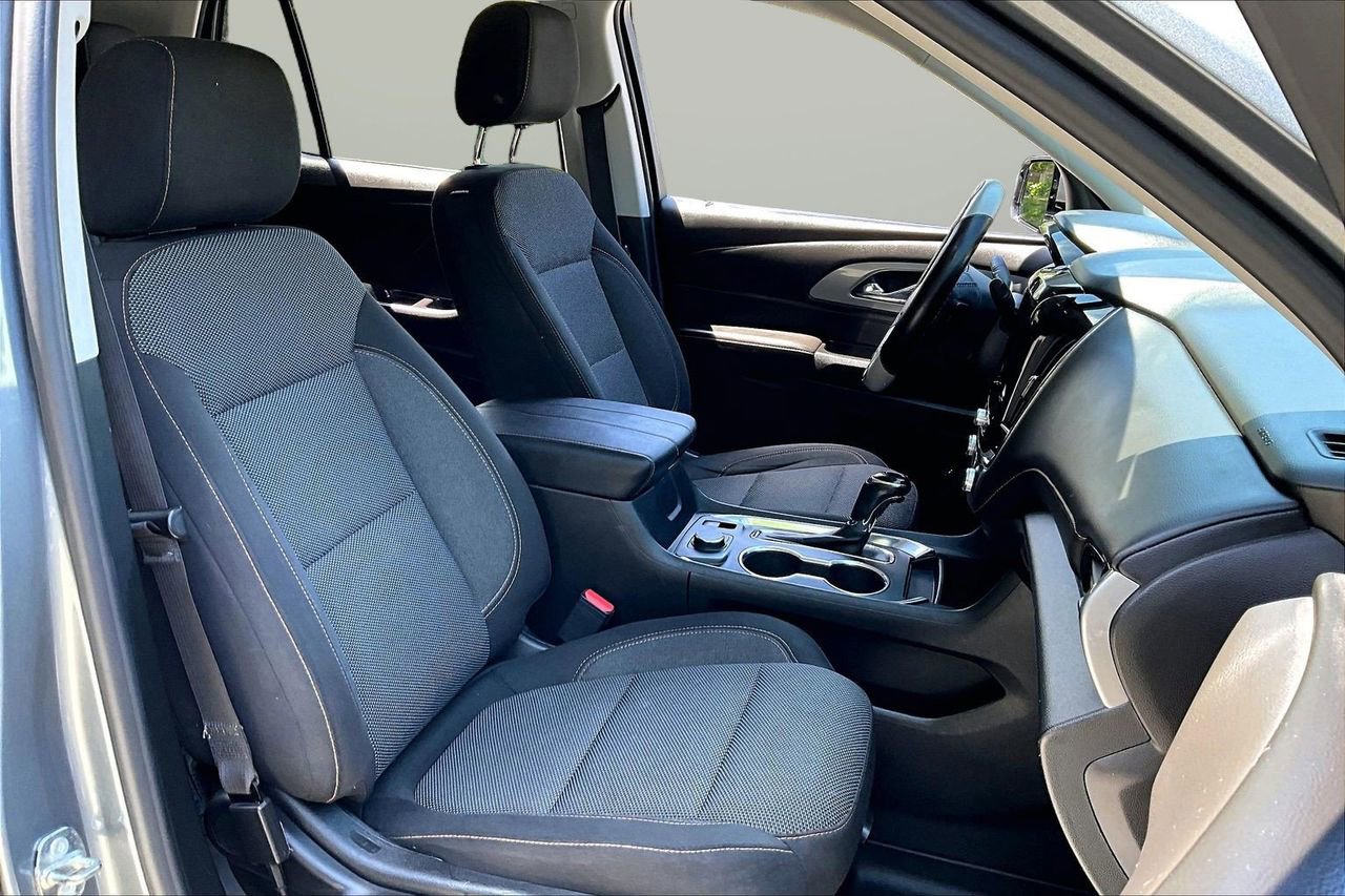 Used 2018 Chevrolet Traverse LT FWD image 22