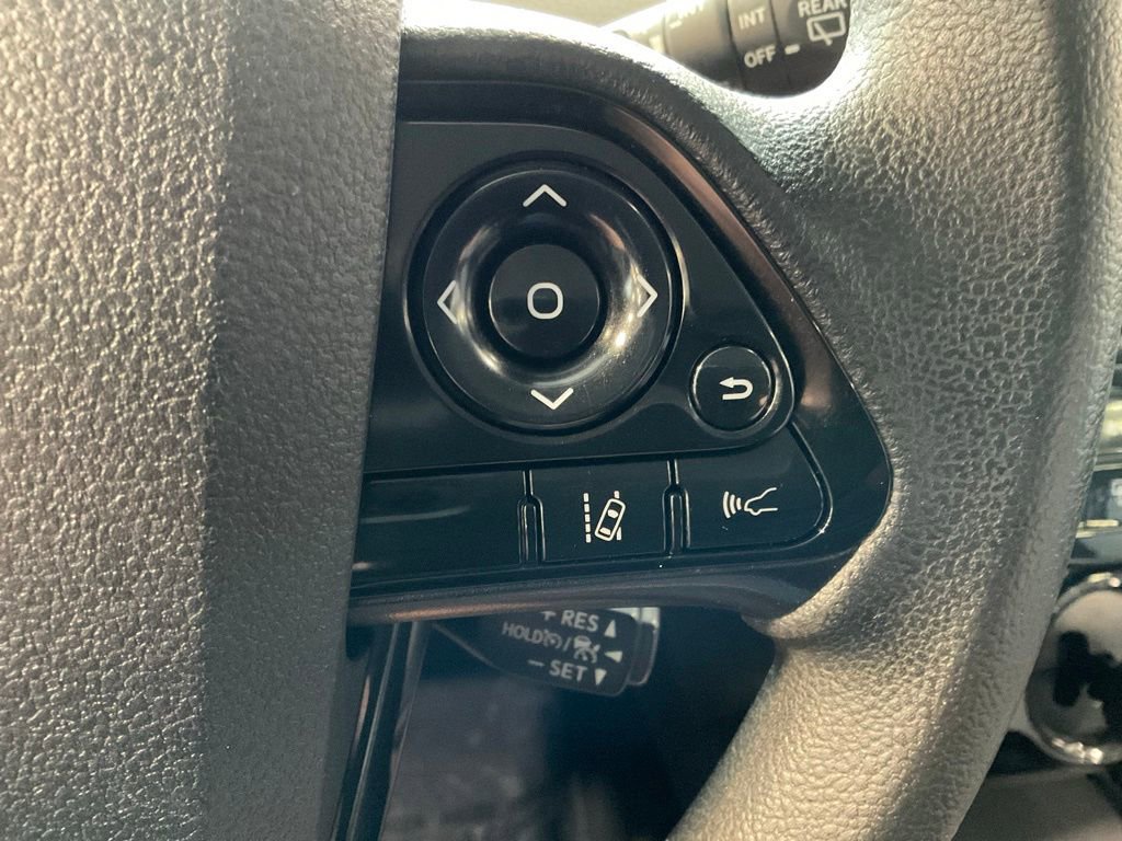 Used 2022 Toyota Prius LE FWD image 12