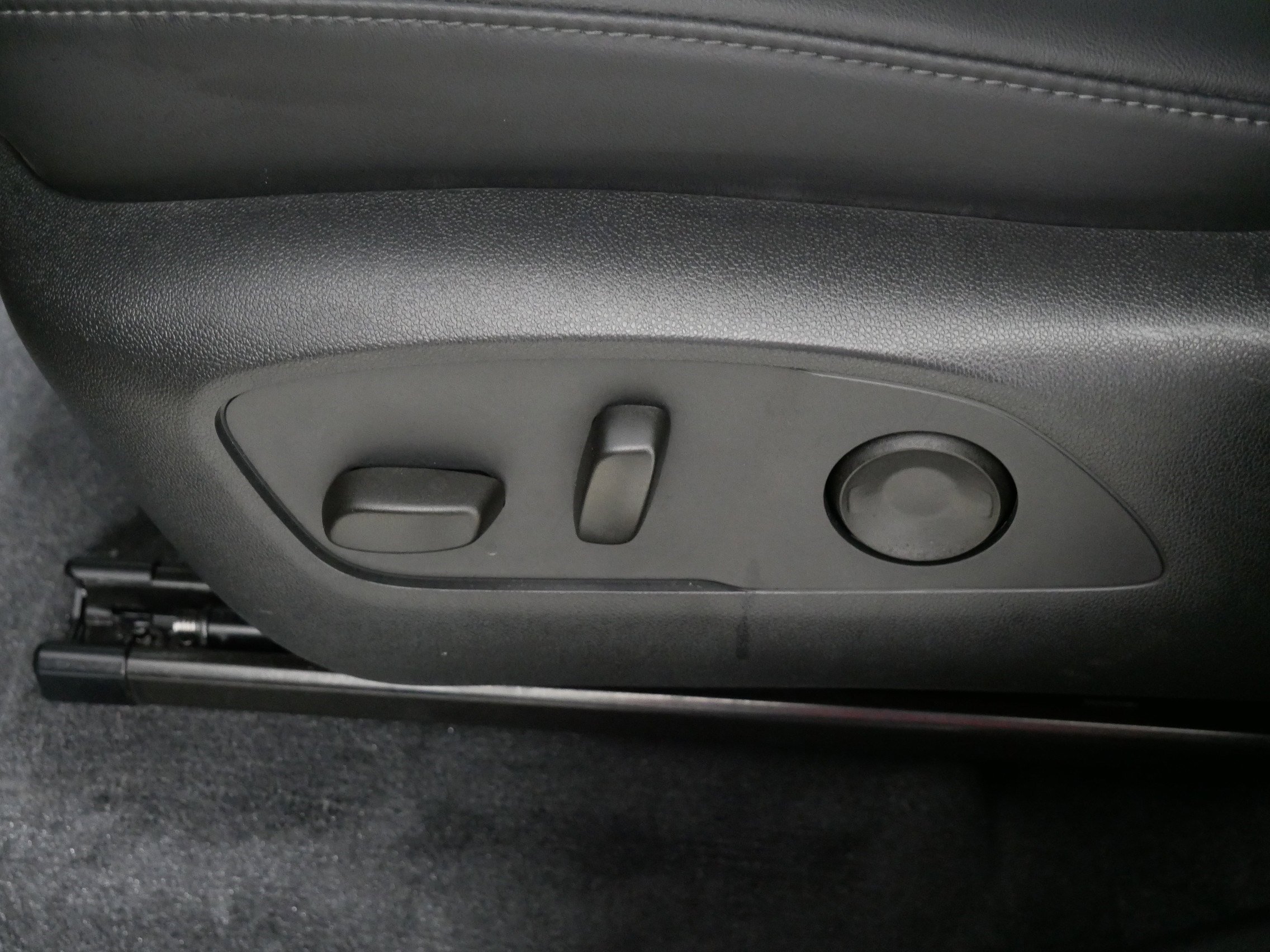 Used 2025 GMC Acadia Elevation w/ Elevation Premium Package image 20