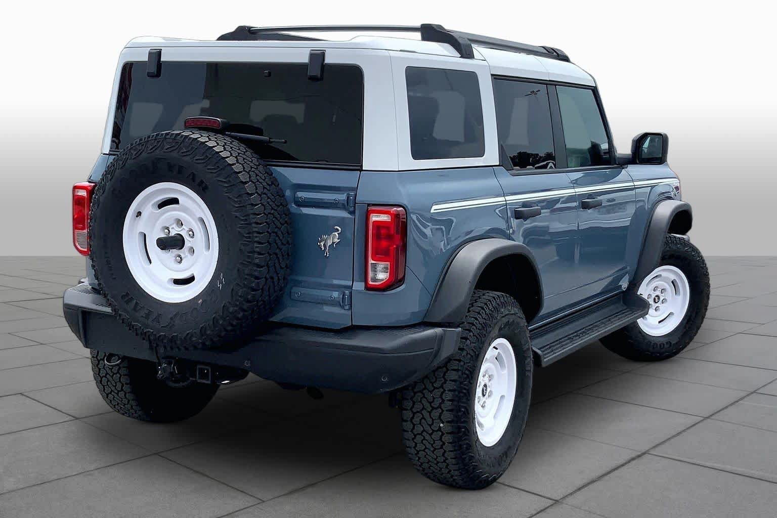 Used 2025 Ford Bronco Heritage Edition AWD/4WD image 12