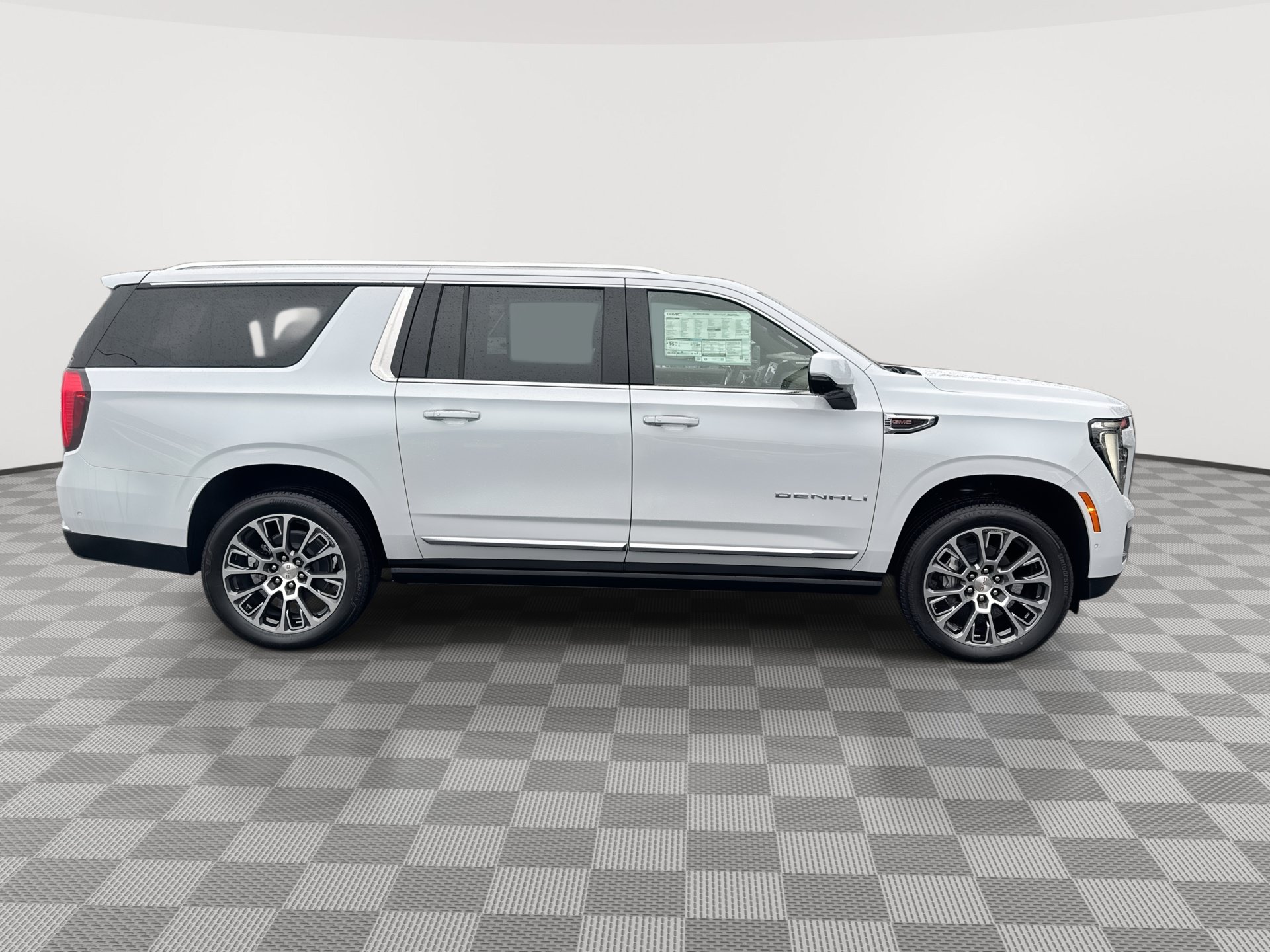 New 2026 GMC Yukon XL Denali w/ Denali Reserve Package AWD/4WD image 9