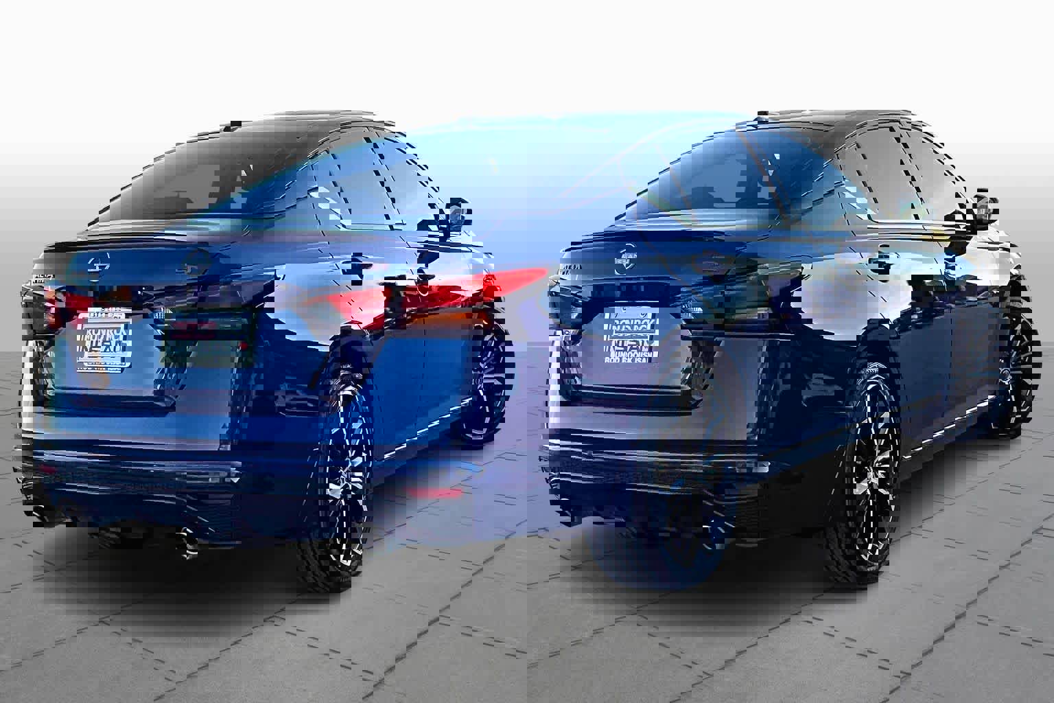 Certified 2024 Nissan Altima 2.5 SR image 12