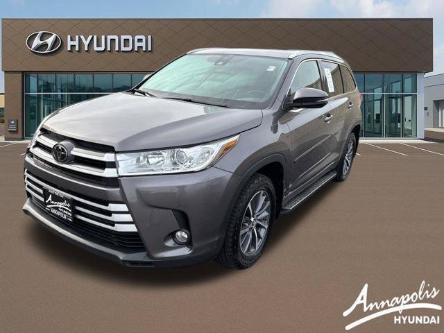 Used 2019 Toyota Highlander XLE AWD/4WD image 1