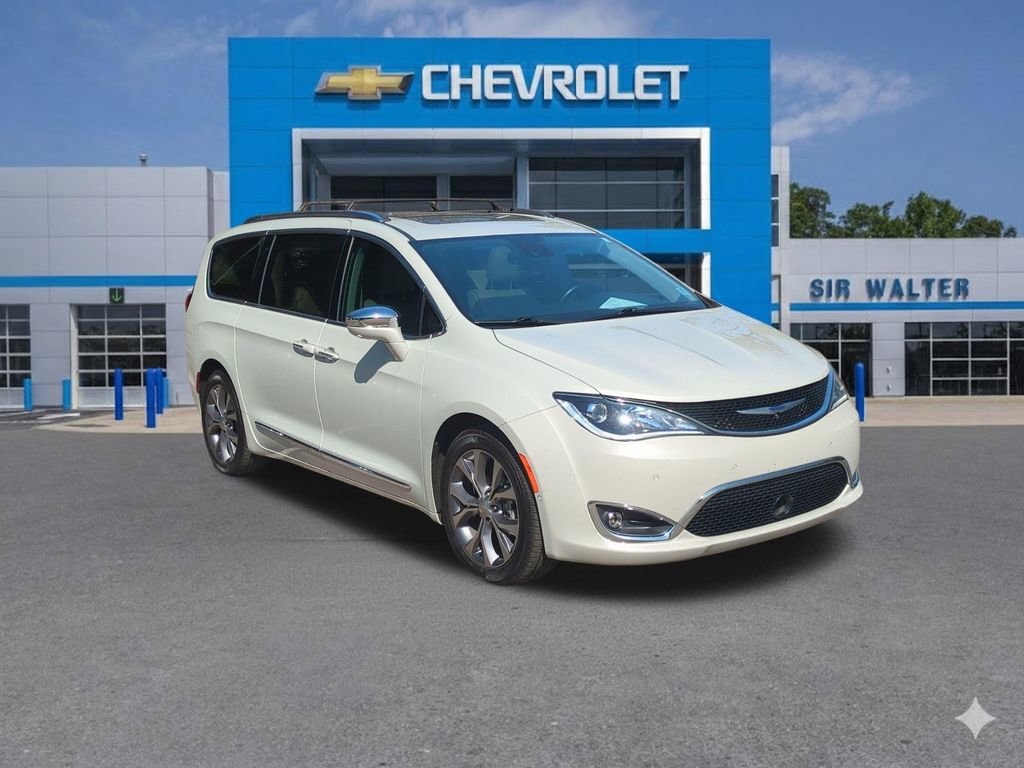 Used 2019 Chrysler Pacifica Limited w/ Tire & Wheel Group image 8
