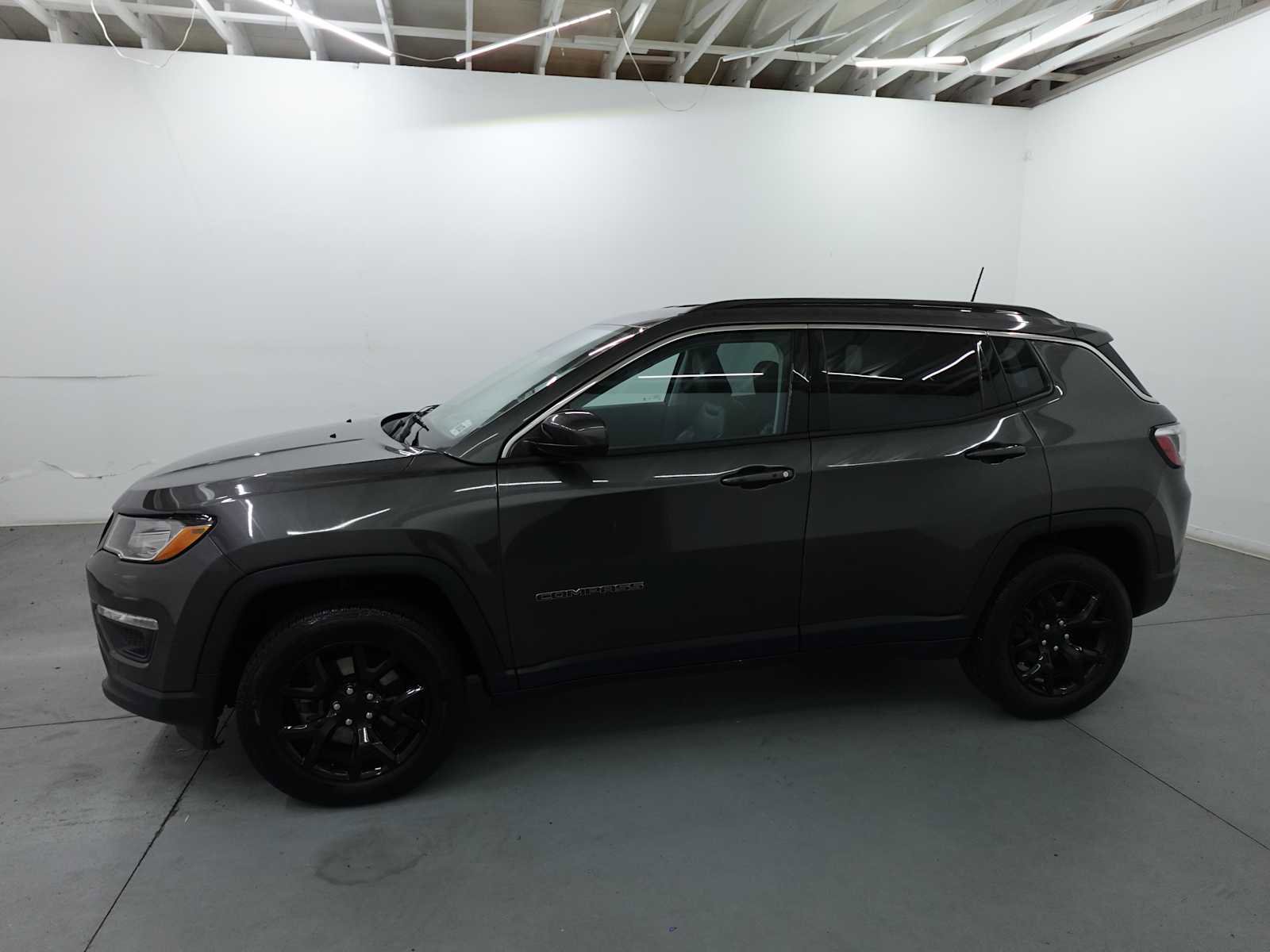 Used 2018 Jeep Compass Latitude w/ Popular Equipment Group AWD/4WD image 8